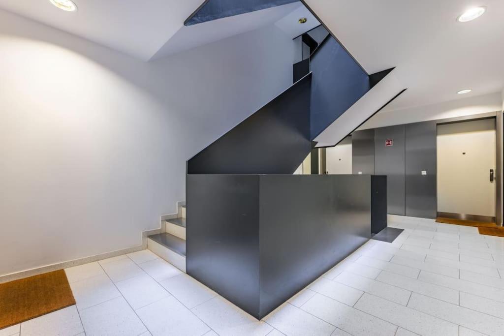 Apartament Modern Spacious Flat With A Terrace And A Parking *